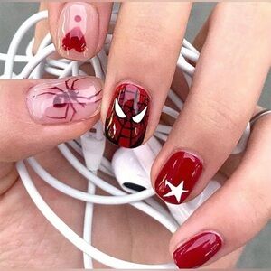 24 Pieces Spider-Man Marvel Themed Short Press-on Nails